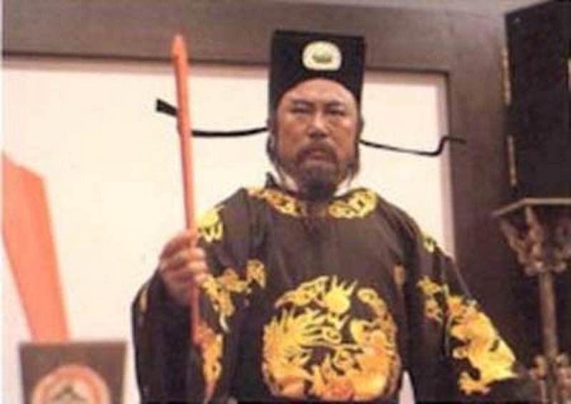 包青天 包青天
