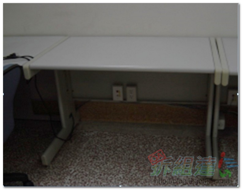 辦公家具-OA辦公桌