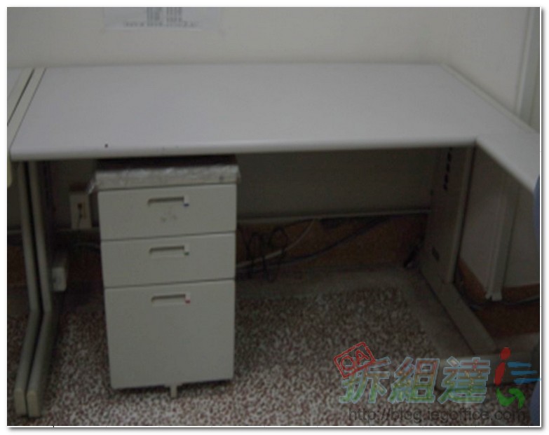 辦公家具-OA辦公桌