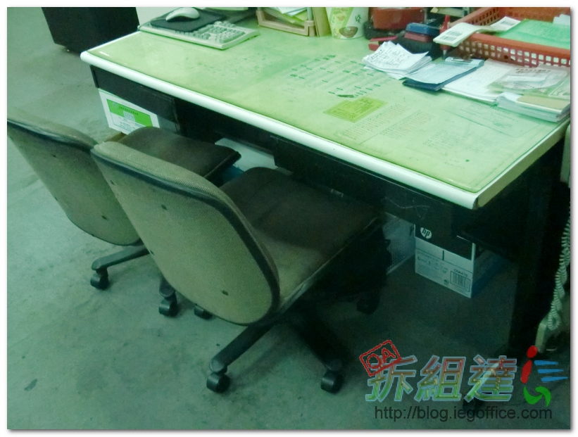 辦公家具-OA辦公桌